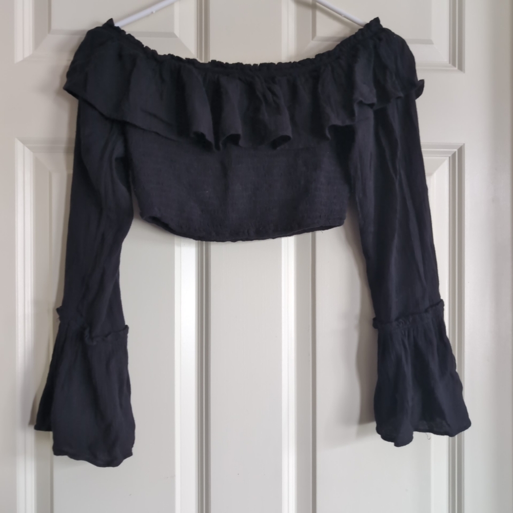 Black bell sleeve lightweight crinkle rayon crop top
